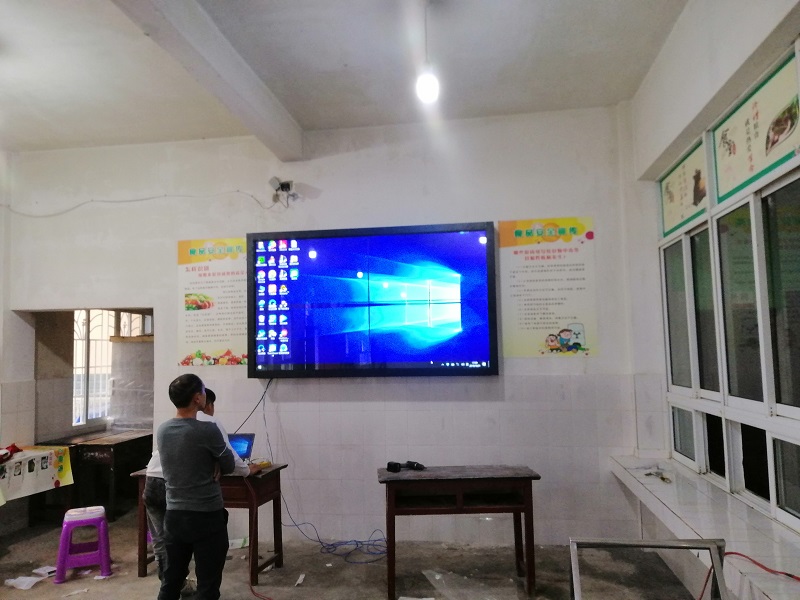 Winbond's touch LCD splicing screen is stationed in Yunnan Central Primary School, bringing "Horizon" into the campus canteen